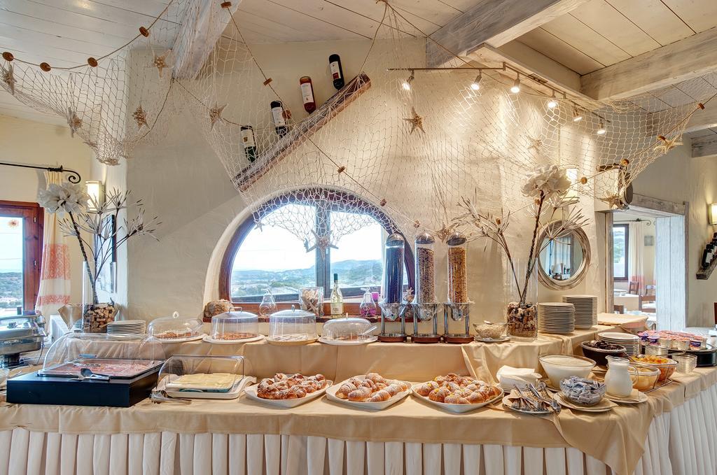Hotel Li Graniti Baia Sardinia Exteriér fotografie