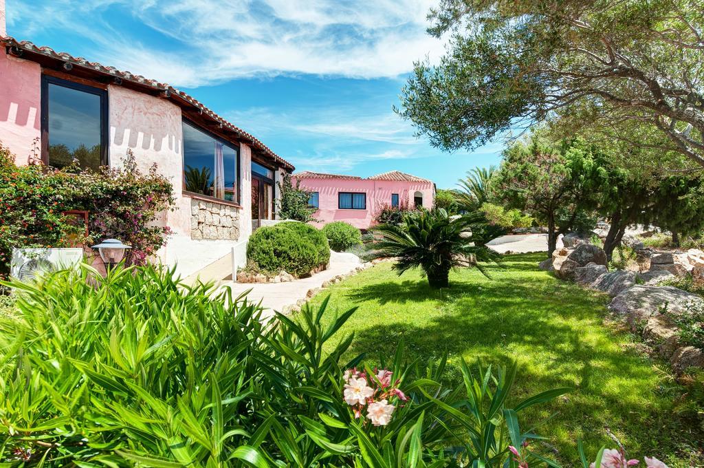 Hotel Li Graniti Baia Sardinia Exteriér fotografie