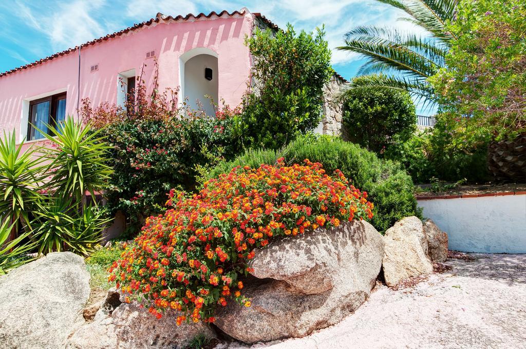 Hotel Li Graniti Baia Sardinia Exteriér fotografie
