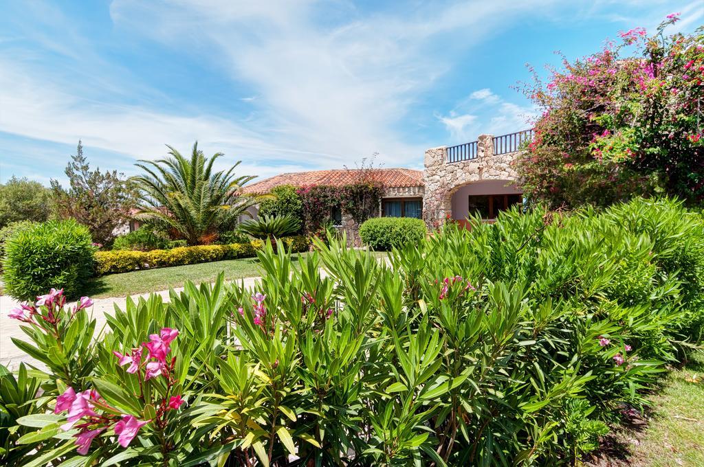 Hotel Li Graniti Baia Sardinia Exteriér fotografie