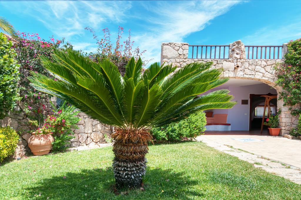 Hotel Li Graniti Baia Sardinia Exteriér fotografie