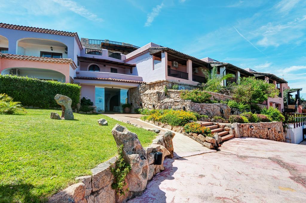 Hotel Li Graniti Baia Sardinia Exteriér fotografie