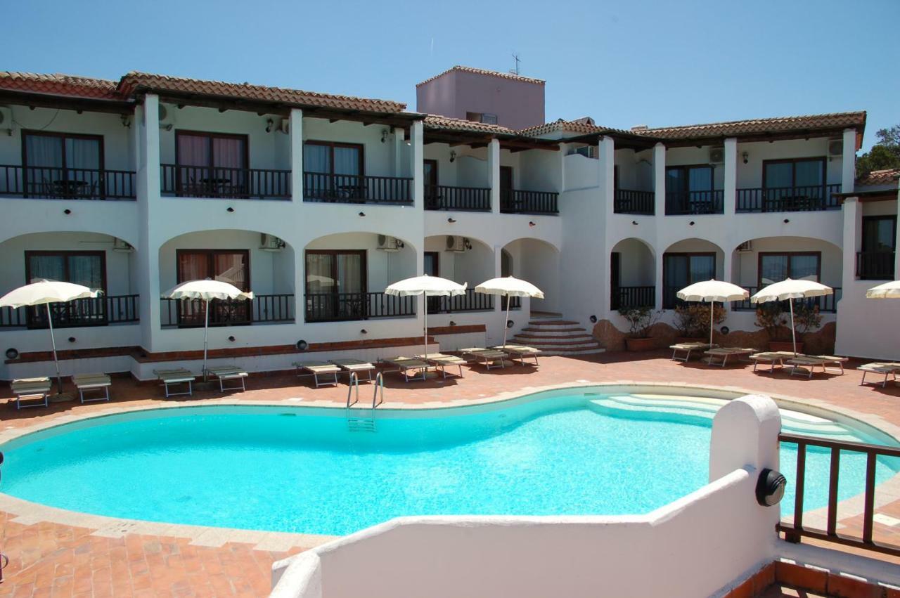 Hotel Li Graniti Baia Sardinia Exteriér fotografie