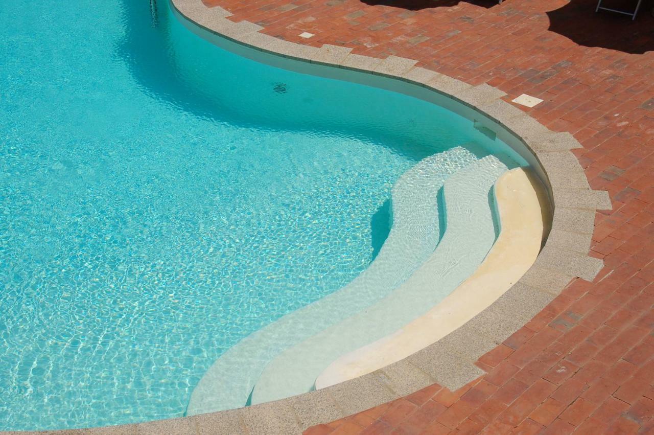 Hotel Li Graniti Baia Sardinia Exteriér fotografie