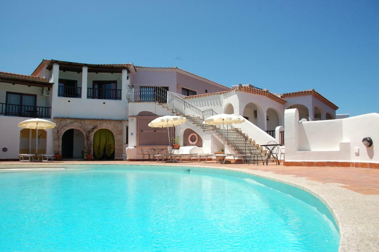 Hotel Li Graniti Baia Sardinia Exteriér fotografie